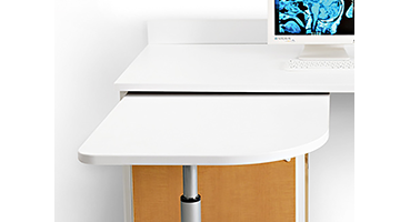 Ergonomic height allows the entire OR staff to comfortably use the station.