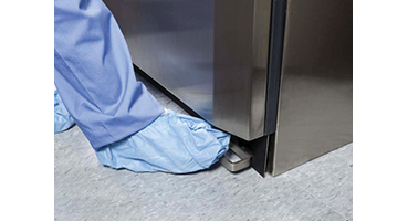 Small Steam Sterilizer foot-activated door