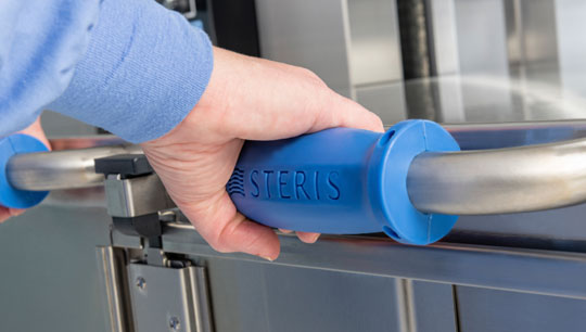 Cool touch handles on procedure cart