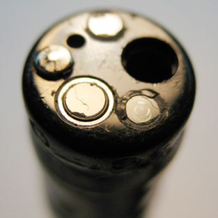 Cracks on the distal tip of an endoscope
